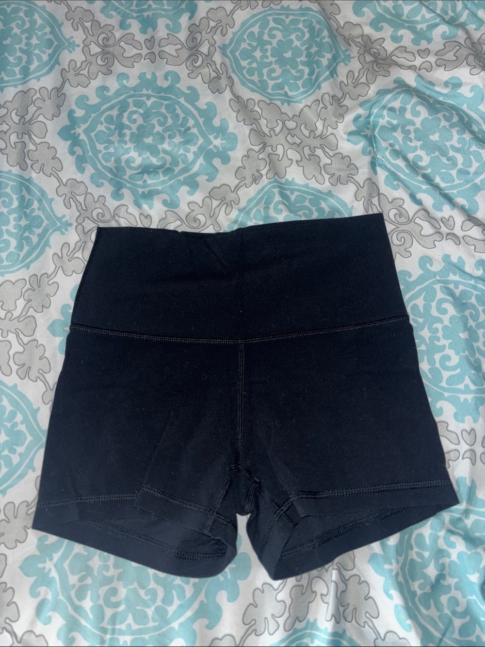 Tna Aritzia biker shorts